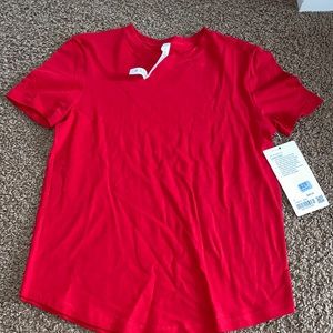 red lululemon tee
